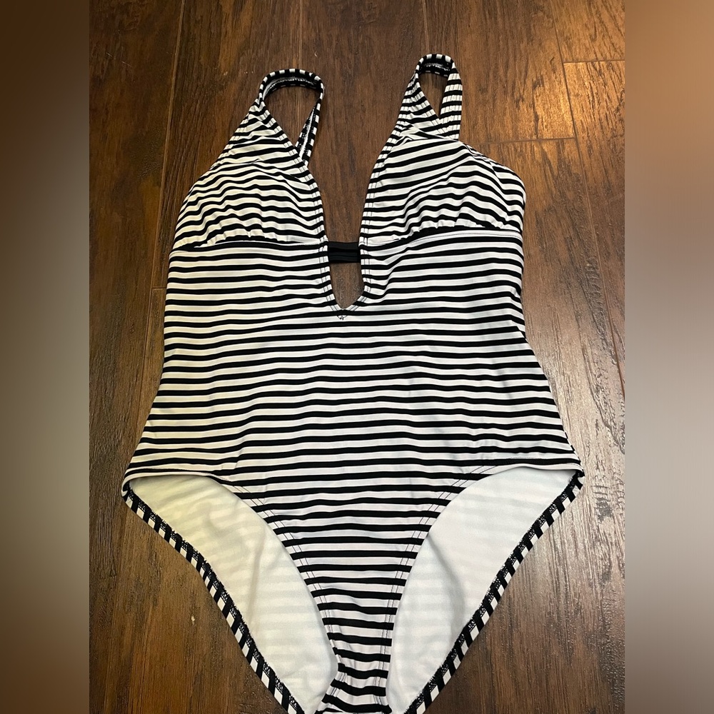 Juicy couture swim suit